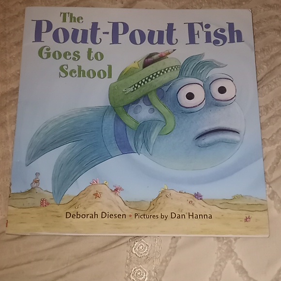 Scholastic Bundle of 5 Storybooks - Picture 10 of 12